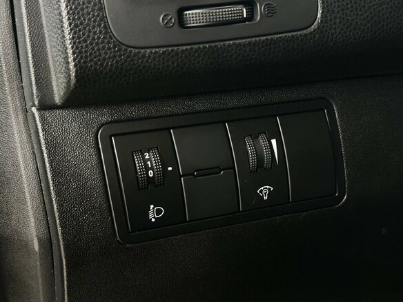 2014 Kia Venga 5-speed I, чёрный - вид 7