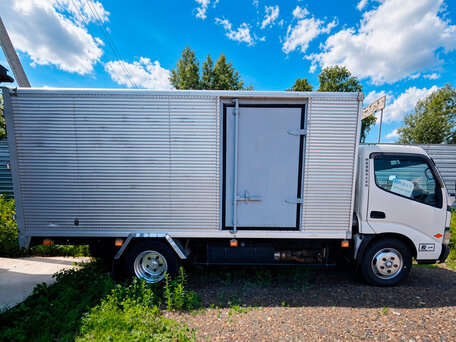 2005 Hino Series 300 (Dutro), белый, 1950000 рублей, вид 2