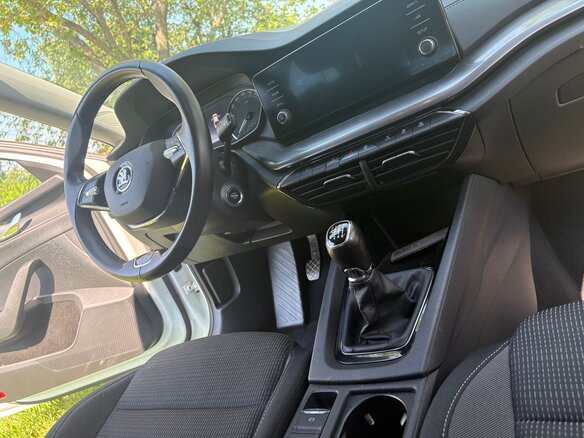 2021 Skoda Octavia IV (A8), белый, 1720000 рублей - вид 11