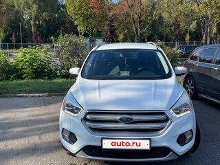 2017 Ford Kuga II Рестайлинг, белый, 1650000 рублей, вид 1