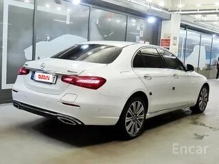 2022 Mercedes-Benz E-Класс 300 e V (W213, S213, C238) Рестайлинг, белый, 4800000 рублей, вид 3
