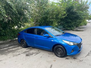 2020 Hyundai Solaris II, синий, 1050000 рублей, вид 2