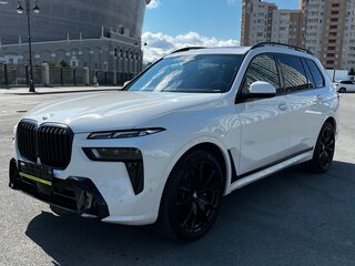 2023 BMW X7 40i I (G07) Рестайлинг, белый, 12500000 рублей, вид 2