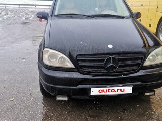 2000 Mercedes-Benz M-Класс 320 I (W163), чёрный, 480000 рублей, вид 2