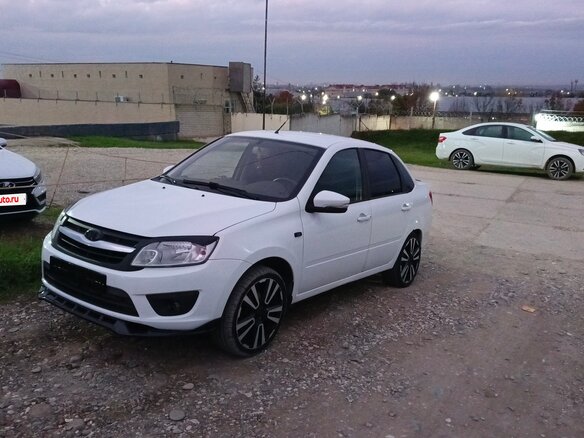 2013 Lada (ВАЗ) Granta I, белый, 550000 рублей - вид 2