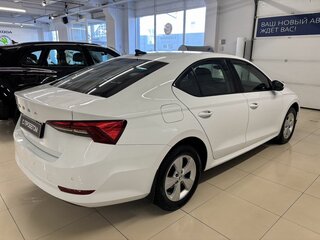 2020 Skoda Octavia IV (A8), белый, 2499000 рублей, вид 4