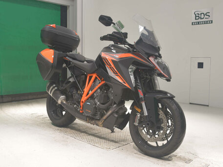 2020 KTM 1290 Super Duke GT, чёрный, 1280000 рублей, вид 3