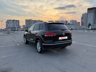 2015 Volkswagen Touareg II Рестайлинг, чёрный, 2700000 рублей, вид 3