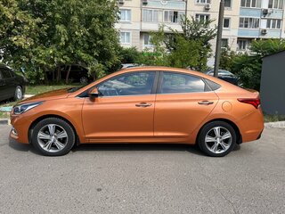 2018 Hyundai Solaris II, оранжевый, 1490000 рублей, вид 4