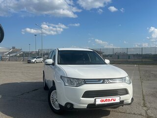 2013 Mitsubishi Outlander III, белый, 1200000 рублей, вид 4