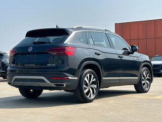 2022 Volkswagen Tayron I, чёрный, 2873000 рублей, вид 5