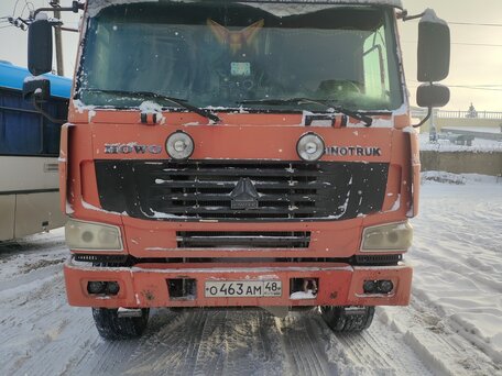 2011 Sinotruk Howo ZZ3407, красный, 1350000 рублей, вид 4