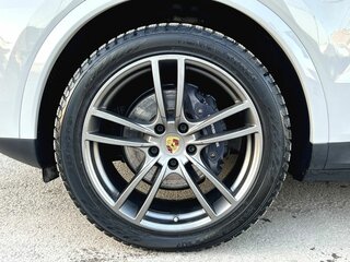 2020 Porsche Cayenne Coupé III, серый, 9490000 рублей, вид 4