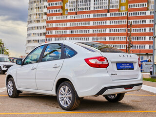 2026 Lada (ВАЗ) Granta I Рестайлинг, белый, 1117000 рублей, вид 3