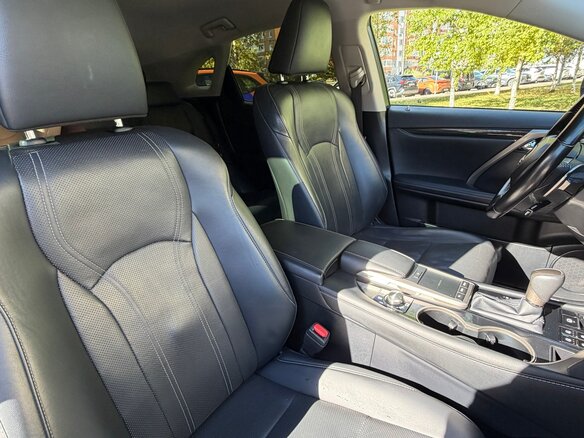 2020 Lexus RX 300 IV Рестайлинг, белый, 4850000 рублей - вид 12