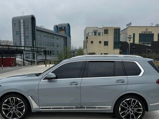 2026 BMW X7 40d I (G07) Рестайлинг, серый, 11345000 рублей, вид 5