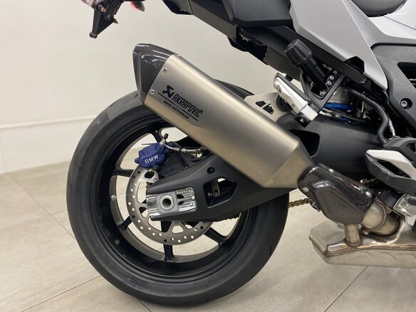 2025 BMW M 1000 XR, белый, 3250000 рублей - вид 6