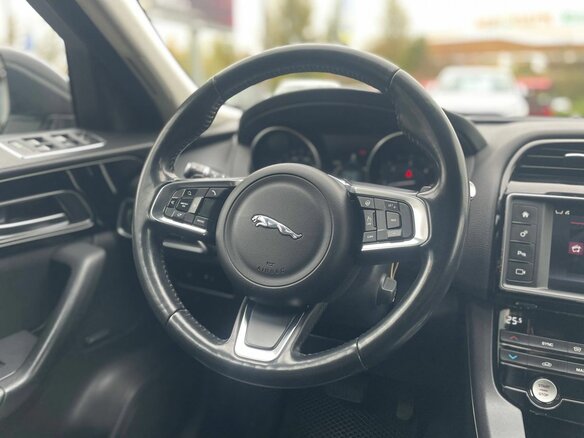 2018 Jaguar F-Pace I, белый, 2250000 рублей - вид 28