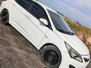 2015 Hyundai Solaris I Рестайлинг, белый, 450000 рублей, вид 2