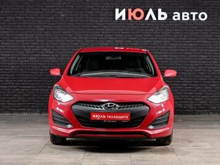 2013 Hyundai i30 II, красный, 960000 рублей, вид 2