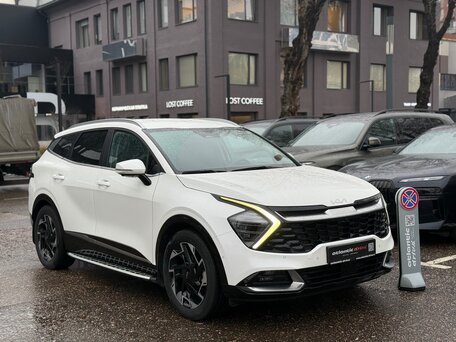 2023 Kia Sportage V, белый, 3740000 рублей, вид 2