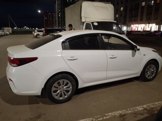 2017 Kia Rio IV, белый, 710000 рублей, вид 5