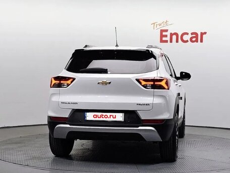 2023 Chevrolet TrailBlazer III, белый, 1610000 рублей, вид 3