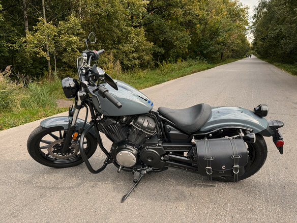 2023 Yamaha XV950 Bolt, серый, 850000 рублей - вид 3