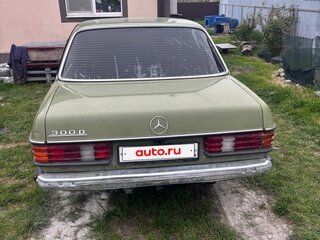 1981 Mercedes-Benz W123 300, зелёный, 450000 рублей, вид 3