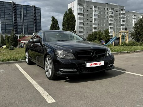2011 Mercedes-Benz C-Класс 180 III (W204) Рестайлинг, чёрный, 1300000 рублей, вид 2