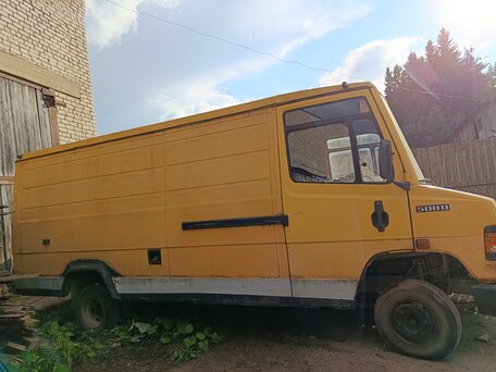 1992 Mercedes-Benz T2, жёлтый, 200000 рублей, вид 2