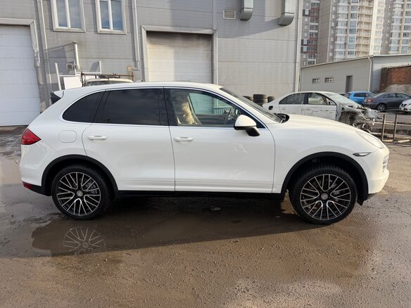 2011 Porsche Cayenne S II (958), белый, 2450000 рублей - вид 2