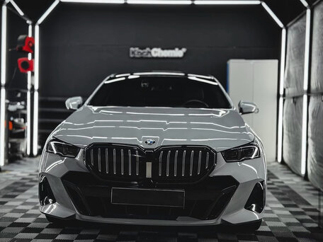 2023 BMW 5 серии 530i xDrive VIII (G60/G61/G68), серый, 7400000 рублей, вид 4
