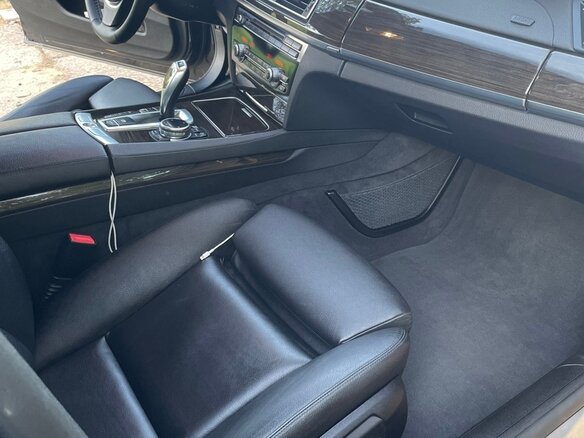 2014 BMW 7 серии Long 740Li xDrive V (F01/F02/F04) Рестайлинг, серый, 2700000 рублей - вид 15