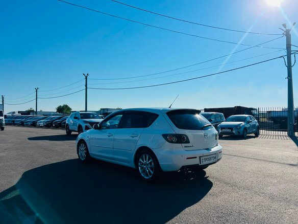2008 Mazda 3 I (BK) Рестайлинг, белый, 809000 рублей - вид 4