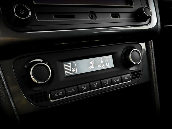 2018 Volkswagen Polo V Рестайлинг, серый, 1020000 рублей - вид 24