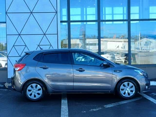 2016 Kia Rio III Рестайлинг, серый, 739000 рублей, вид 4