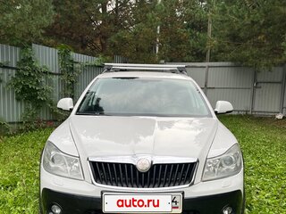 2011 Skoda Octavia Scout II (A5) Рестайлинг, белый, 1150000 рублей, вид 2