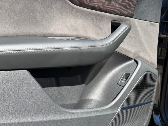 2019 Audi Q8 55 TFSI I (4M), чёрный, 6329000 рублей - вид 12
