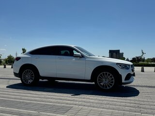 2021 Mercedes-Benz GLC Coupe 300 I (C253) Рестайлинг, белый, 7000000 рублей, вид 4