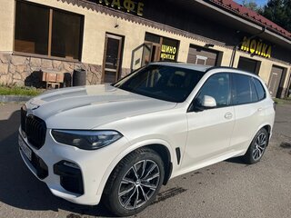 2019 BMW X5 30d IV (G05/G18), белый, 6450000 рублей, вид 2
