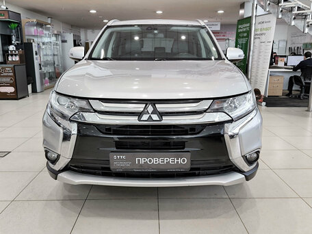 2017 Mitsubishi Outlander III Рестайлинг 2, серебристый, 1499000 рублей, вид 2