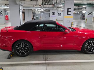 2020 Ford Mustang VI Рестайлинг, красный, 3600000 рублей, вид 4
