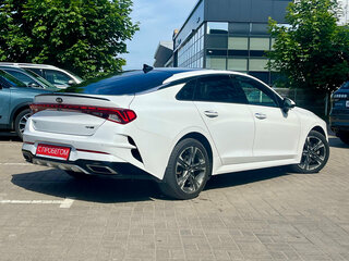 2021 Kia K5 III, белый, 1999000 рублей, вид 4
