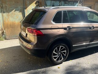 2018 Volkswagen Tiguan II, коричневый, 2300000 рублей, вид 5