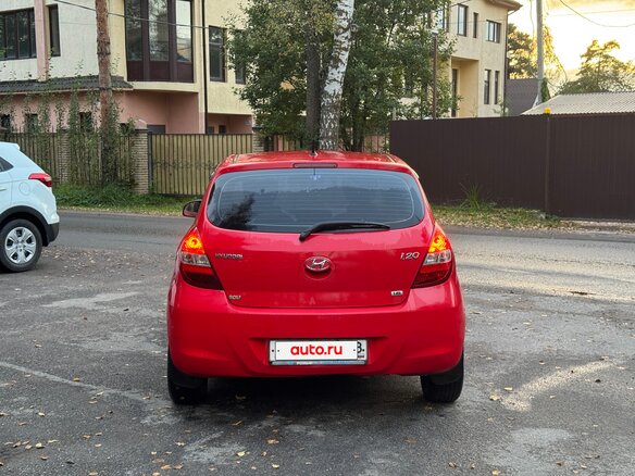 2009 Hyundai i20 I, красный - вид 5