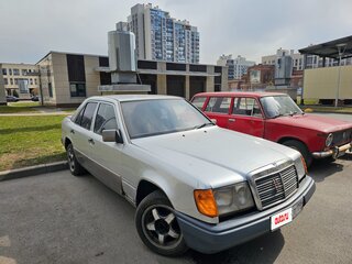1992 Mercedes-Benz W124 230 4-speed, серебристый, 199900 рублей, вид 2