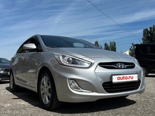 2013 Hyundai Solaris I, серебристый, 750000 рублей, вид 2