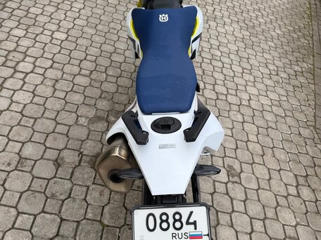2022 Husqvarna 701 Enduro, белый, 1250000 рублей, вид 5