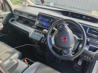 2019 Honda Stepwgn Spada V Рестайлинг, белый, 2450000 рублей, вид 5